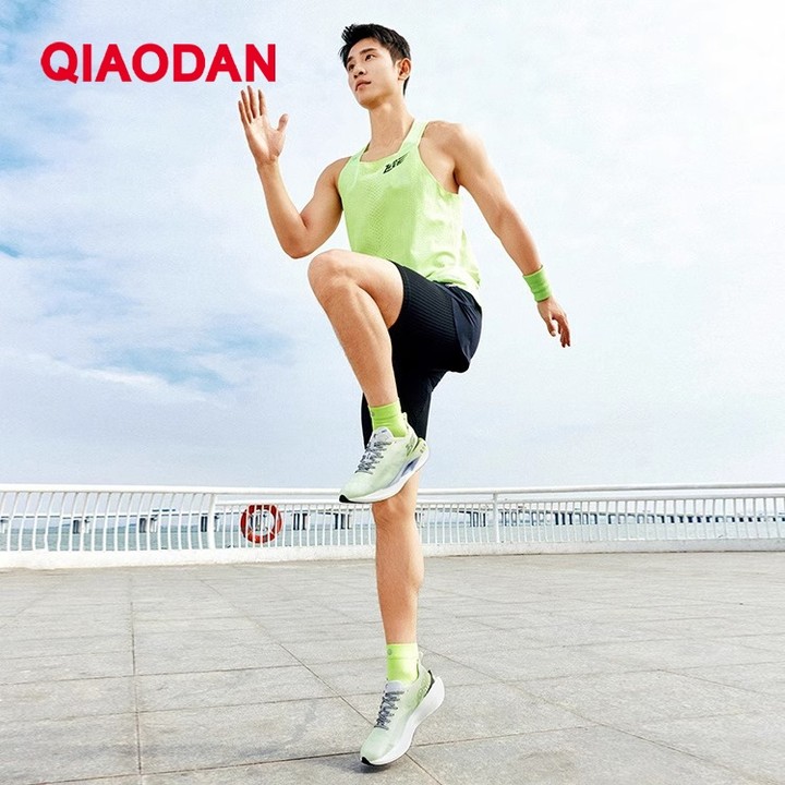Qiaodan Feiying Pro รองเท้าวิ่งผู้ชาย Marathon แผ่นคาร์บอนยาวเต็มรูปแบบ Racing Training BM23240288เอฟ — รองเท้ากีฬา แบรนด์ Qiaodan ของแท้ 100% เช็คราคาจาก Shopee Lazada thumbnail 3