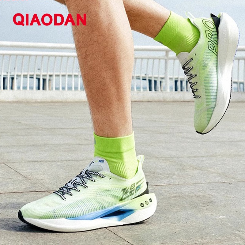 Qiaodan Feiying Pro รองเท้าวิ่งผู้ชาย Marathon แผ่นคาร์บอนยาวเต็มรูปแบบ Racing Training BM23240288เอฟ — รองเท้ากีฬา แบรนด์ Qiaodan ของแท้ 100% เช็คราคาจาก Shopee Lazada thumbnail 4