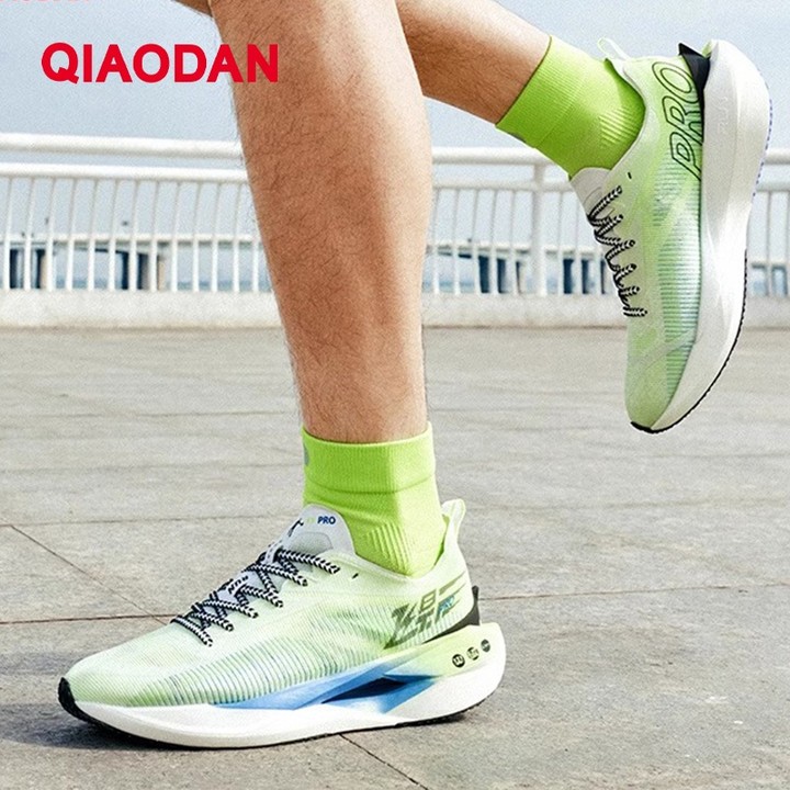 Qiaodan Feiying Pro รองเท้าวิ่งผู้ชาย Marathon แผ่นคาร์บอนยาวเต็มรูปแบบ Racing Training BM23240288เอฟ — รองเท้ากีฬา แบรนด์ Qiaodan ของแท้ 100% เช็คราคาจาก Shopee Lazada thumbnail 4