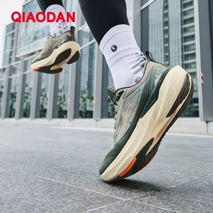 Qiaodan RAIN SWIFT 5.0 รองเท้าวิ่งผู้ชาย Water-Repellent Shock-Absorbing ทนต่อการสึกหรอ QXB023254206 — รองเท้ากีฬา แบรนด์ Qiaodan ของแท้ 100% เช็คราคาจาก Shopee Lazada thumbnail 9