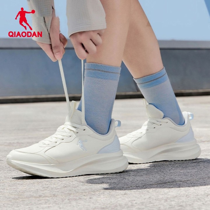 Qiaodan รองเท้าวิ่งผู้หญิงรองเท้าผ้าใบลําลองกันน้ําน้ําหนักเบา QXB022254224ร — รองเท้ากีฬา แบรนด์ Qiaodan ของแท้ 100% เช็คราคาจาก Shopee Lazada thumbnail 8