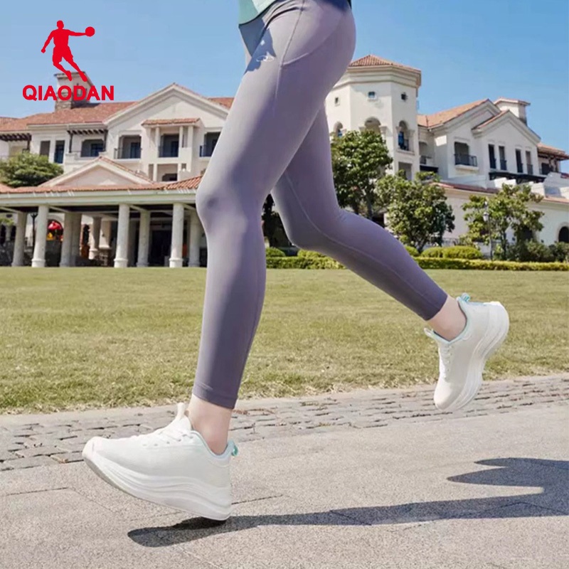 Qiaodan รองเท้าวิ่งผู้หญิงหนา Soled Shock Absorption Rebound ความสูง-Increasing QXB022251211 — รองเท้ากีฬา แบรนด์ Qiaodan ของแท้ 100% เช็คราคาจาก Shopee Lazada thumbnail 7