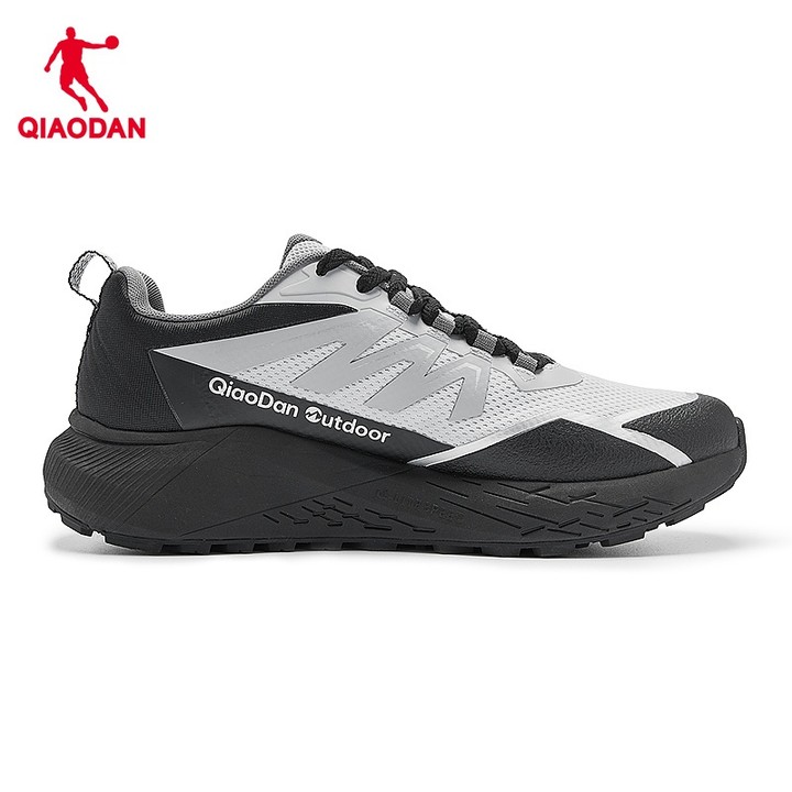 รองเท้าวิ่ง Qiaodan Mens FM33241906 ดีไซน์สำหรับการซัพพอร์ตและลดแรงกระแทก น้ำหนักเบาทราบทาง และมีระบบป้องกันลื่น เพอร์เฟคท์สำหรับการวิ่งและการเดินป่า — รองเท้ากีฬา แบรนด์ Qiaodan ของแท้ 100% เช็คราคาจาก Shopee Lazada - รูปที่ 1