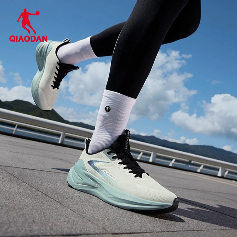 Qiaodan Yunqi Mens รองเท้าวิ่ง Shock Absorption รองเท้าผ้าใบพื้นนุ่มน้ําหนักเบา QXB023253220 — รองเท้ากีฬา แบรนด์ Qiaodan ของแท้ 100% เช็คราคาจาก Shopee Lazada thumbnail 6