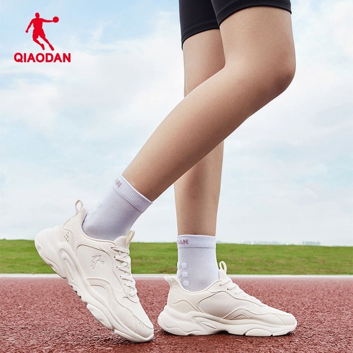 Qiaodan รองเท้าวิ่งผู้หญิงหนังกันน้ําน้ําหนักเบา Shock Absorption รองเท้าผ้าใบ XM36240248เอฟ — รองเท้ากีฬา แบรนด์ Qiaodan ของแท้ 100% เช็คราคาจาก Shopee Lazada thumbnail 2