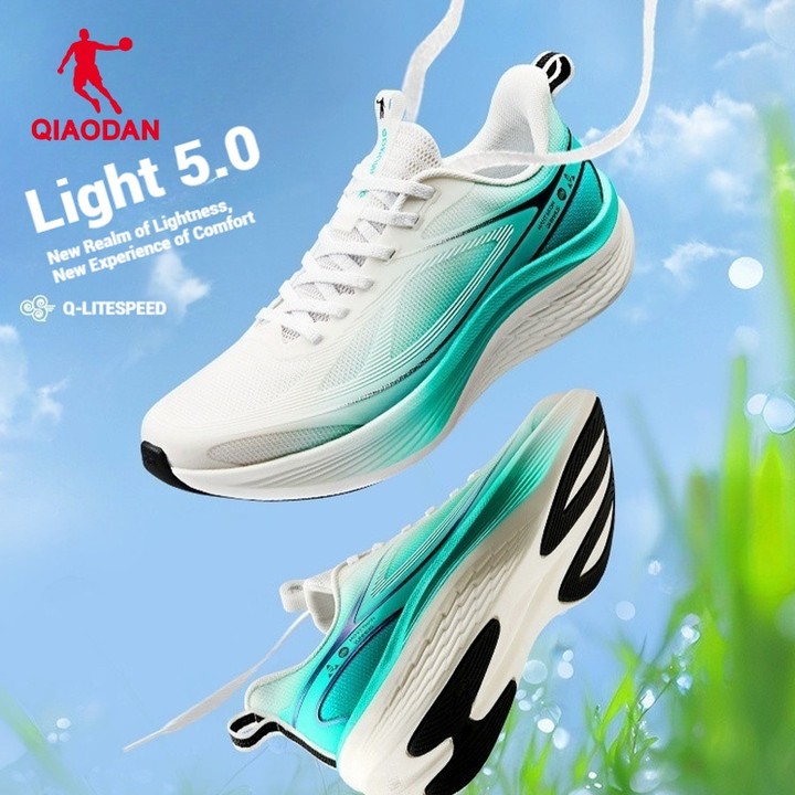 Qiaodan Light 5.0 รองเท้าวิ่งผู้ชายระบายอากาศน้ําหนักเบา Shock-Absorbing Soft TrainersQXB023253204 — รองเท้ากีฬา แบรนด์ Qiaodan ของแท้ 100% เช็คราคาจาก Shopee Lazada thumbnail 3