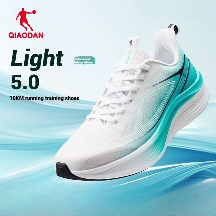 Qiaodan Light 5.0 รองเท้าวิ่งผู้ชายระบายอากาศน้ําหนักเบา Shock-Absorbing Soft TrainersQXB023253204 — รองเท้ากีฬา แบรนด์ Qiaodan ของแท้ 100% เช็คราคาจาก Shopee Lazada - รูปที่ 1
