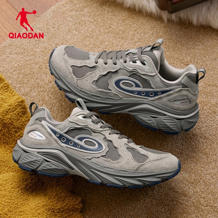 Qiaodan Eternal 901 รองเท้าวิ่งผู้ชาย Retro Vintage Cushioned Outdoor QXL043254401 — รองเท้ากีฬา แบรนด์ Qiaodan ของแท้ 100% เช็คราคาจาก Shopee Lazada thumbnail 6