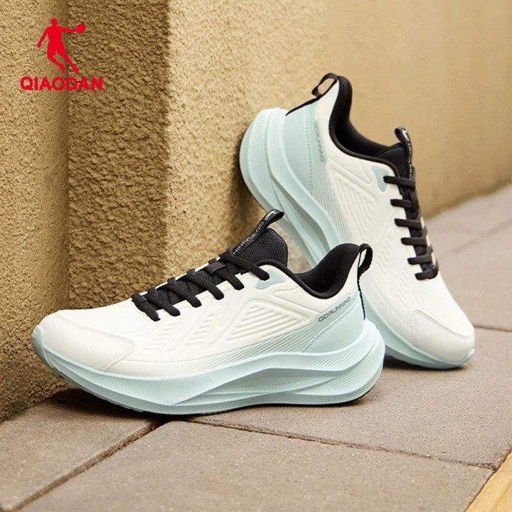 Qiaodan Mens รองเท้าวิ่งกันน้ํา Shock-Absorbing รองเท้าผ้าใบลําลองน้ําหนักเบา QXB023254234 — รองเท้ากีฬา แบรนด์ Qiaodan ของแท้ 100% เช็คราคาจาก Shopee Lazada thumbnail 4