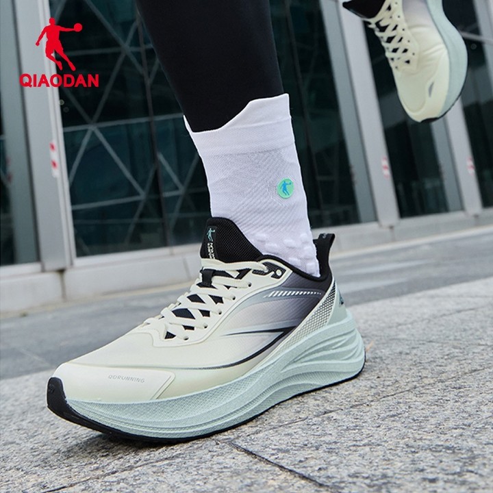 Qiaodan YJ Men's รองเท้าวิ่งและเทรนning สำหรับการออกกำลังกายกลางแจ้งและการเดินป่า QXB023254216 — รองเท้ากีฬา แบรนด์ Qiaodan ของแท้ 100% เช็คราคาจาก Shopee Lazada thumbnail 5