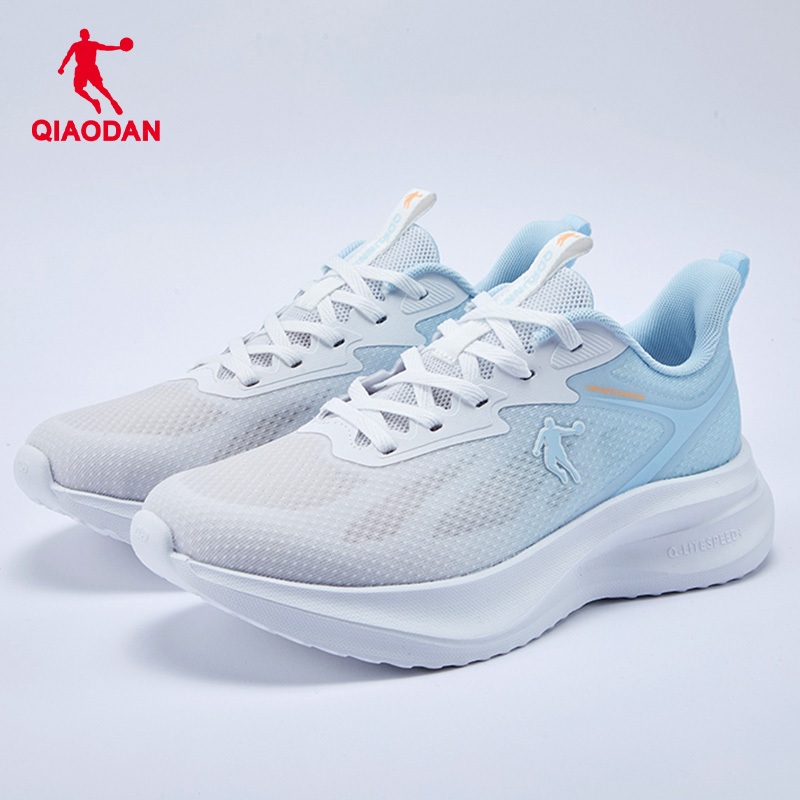 Qiaodan รองเท้าวิ่งผู้หญิง แบบสวมสบาย มีพื้นมя่นอนและระบายอากาศได้ดี เหมาะสำหรับใส่ทั้งออกกำลังกายและใช้งานประจำวัน — รองเท้ากีฬา แบรนด์ Qiaodan ของแท้ 100% เช็คราคาจาก Shopee Lazada thumbnail 2