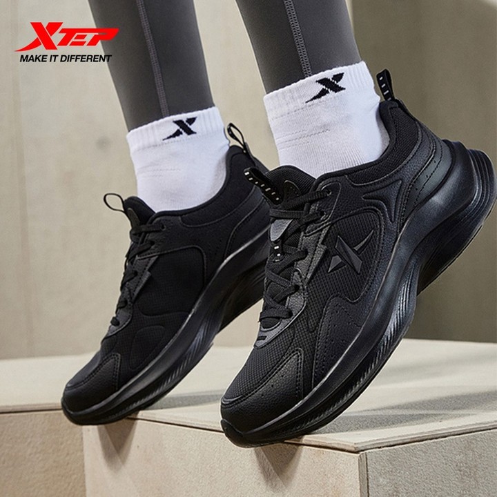 XTEP รองเท้าวิ่งสำหรับผู้หญิง สวมใส่ง่าย น้ำหนักเบาทรงตัวด้วยหนังและผ้า กันน้ำได้ — รองเท้ากีฬา แบรนด์ Xtep ของแท้ 100% เช็คราคาจาก Shopee Lazada - รูปที่ 1
