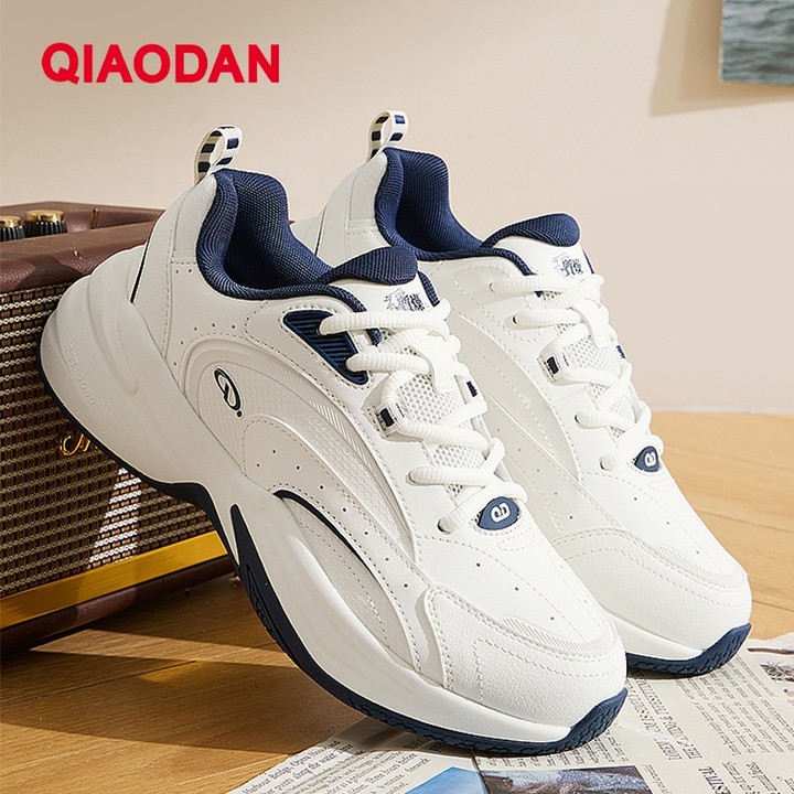 Qiaodan ACE ผู้หญิงรองเท้าผ้าใบฤดูหนาวขนแกะอุ่นเทนนิส Casual Cozy Grip รองเท้าวิ่ง QXL042251409 — รองเท้ากีฬา แบรนด์ Qiaodan ของแท้ 100% เช็คราคาจาก Shopee Lazada thumbnail 2