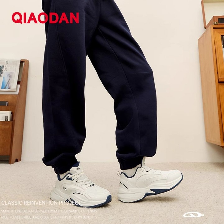 Qiaodan ACE ผู้หญิงรองเท้าผ้าใบฤดูหนาวขนแกะอุ่นเทนนิส Casual Cozy Grip รองเท้าวิ่ง QXL042251409 — รองเท้ากีฬา แบรนด์ Qiaodan ของแท้ 100% เช็คราคาจาก Shopee Lazada thumbnail 7