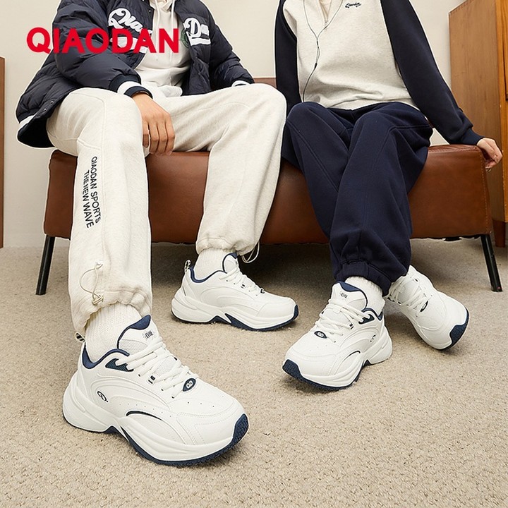 Qiaodan ACE ผู้หญิงรองเท้าผ้าใบฤดูหนาวขนแกะอุ่นเทนนิส Casual Cozy Grip รองเท้าวิ่ง QXL042251409 — รองเท้ากีฬา แบรนด์ Qiaodan ของแท้ 100% เช็คราคาจาก Shopee Lazada thumbnail 4