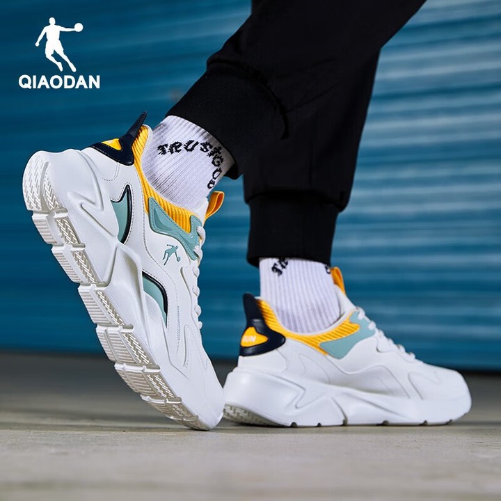 QIAODAN รองเท้าวิ่งผู้ชาย น้ำหนักเบาที่ให้ความสบายและมีสไตล์ XM15220273G — รองเท้ากีฬา แบรนด์ Qiaodan ของแท้ 100% เช็คราคาจาก Shopee Lazada thumbnail 3