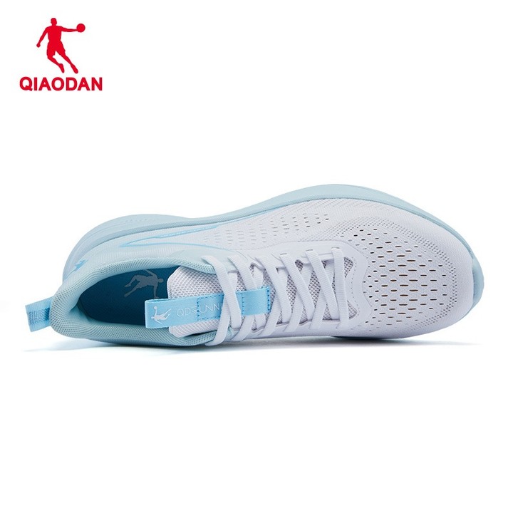 Qiaodan รองเท้าวิ่งผู้ชายน้ําหนักเบา Cushioned นักเรียนตาข่ายระบายอากาศกีฬารองเท้าผ้าใบ QXB023252233ร — รองเท้ากีฬา แบรนด์ Qiaodan ของแท้ 100% เช็คราคาจาก Shopee Lazada thumbnail 6