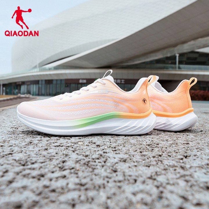Qiaodan FLY Lite รองเท้าวิ่งผู้ชาย ตาข่ายระบายอากาศ Cushioned Comfort สำหรับใช้อเนกประสงค์ QXB023252288 — รองเท้ากีฬา แบรนด์ Qiaodan ของแท้ 100% เช็คราคาจาก Shopee Lazada thumbnail 3