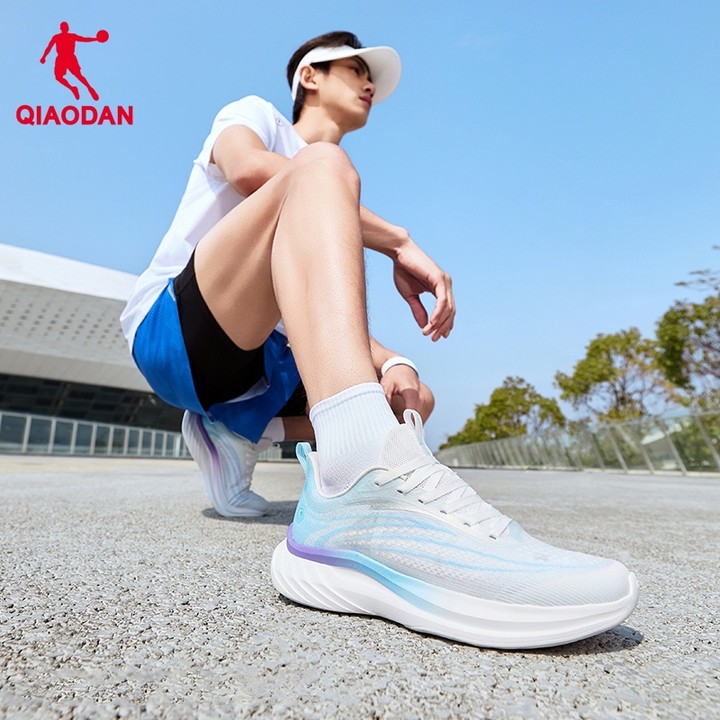 Qiaodan FLY Lite รองเท้าวิ่งผู้ชาย ตาข่ายระบายอากาศ Cushioned Comfort สำหรับใช้อเนกประสงค์ QXB023252288 — รองเท้ากีฬา แบรนด์ Qiaodan ของแท้ 100% เช็คราคาจาก Shopee Lazada thumbnail 4
