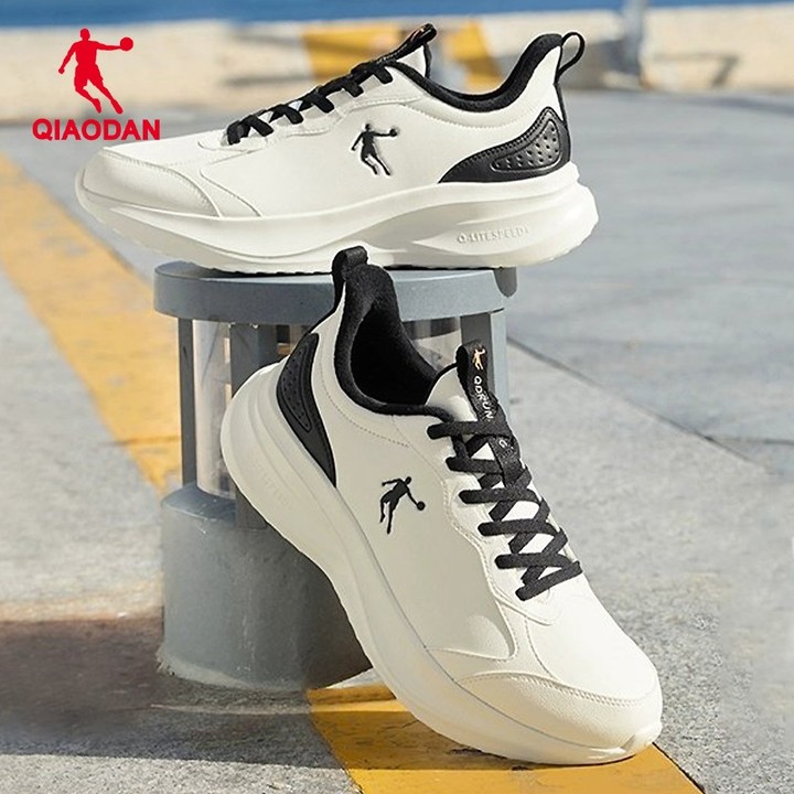 Qiaodan รองเท้าวิ่งผู้ชายฤดูหนาวหนังกันน้ํา Warm Cushioned น้ําหนักเบา QXG023254224บี — รองเท้ากีฬา แบรนด์ Qiaodan ของแท้ 100% เช็คราคาจาก Shopee Lazada thumbnail 7