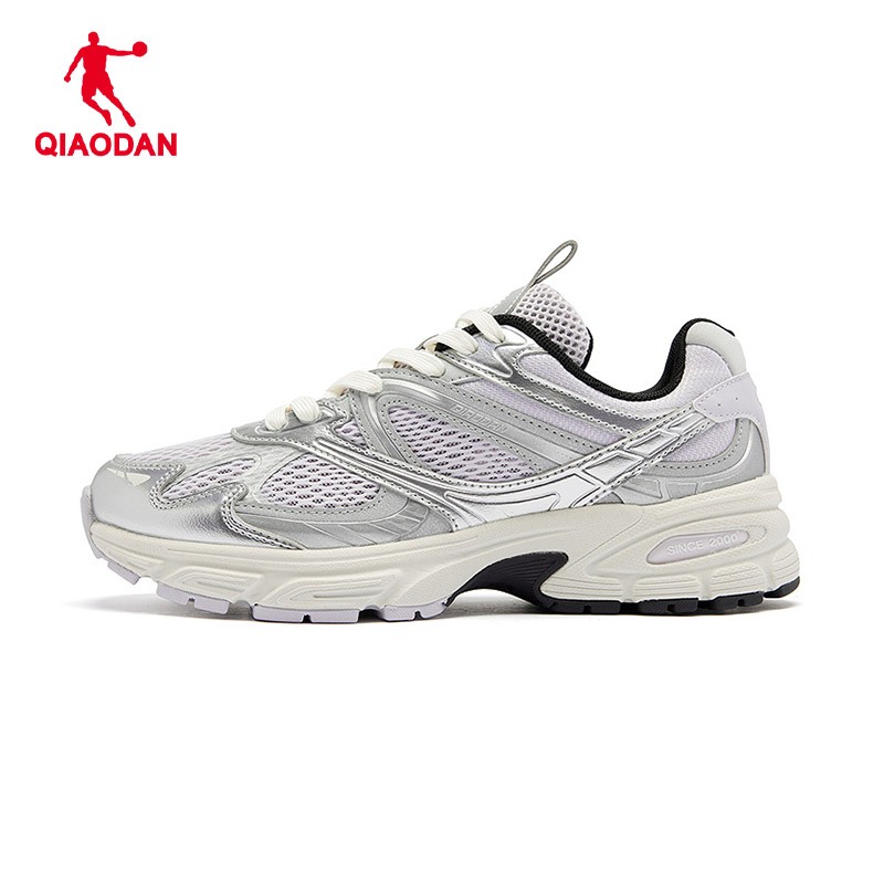 Qiaodan รองเท้าผ้าใบผู้หญิงรองเท้าพ่อตาข่ายระบายอากาศ Retro Running Silver Casual รองเท้า QDL042252410 — รองเท้ากีฬา แบรนด์ Qiaodan ของแท้ 100% เช็คราคาจาก Shopee Lazada thumbnail 3