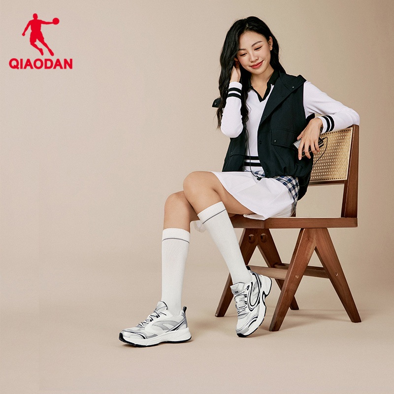 Qiaodan KY SE3.0 รองเท้าผ้าใบผู้หญิงใหม่ Retro Running Soft Sole ตาข่ายรองเท้าระบายอากาศ QXL042253422ร — รองเท้ากีฬา แบรนด์ Qiaodan ของแท้ 100% เช็คราคาจาก Shopee Lazada thumbnail 2