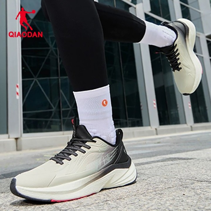 Qiaodan Speed 3.0 Lite รองเท้าวิ่งกันน้ําสำหรับเยาวชนและผู้ชาย — รองเท้ากีฬา แบรนด์ Qiaodan ของแท้ 100% เช็คราคาจาก Shopee Lazada thumbnail 8