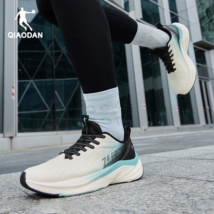 Qiaodan Speed 3.0 Lite รองเท้าวิ่งกันน้ําสำหรับเยาวชนและผู้ชาย — รองเท้ากีฬา แบรนด์ Qiaodan ของแท้ 100% เช็คราคาจาก Shopee Lazada thumbnail 5