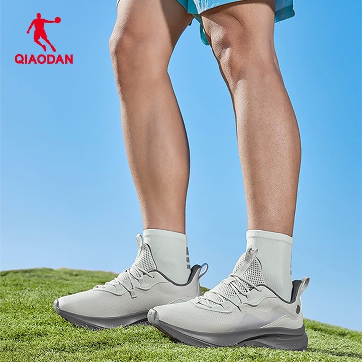 รองเท้าวิ่ง Qiaodan สำหรับผู้ชายและนักเรียน ออกแบบมาด้วยตาข่ายระบายอากาศ กันกระแทก และน้ำหนักเบา — รองเท้ากีฬา แบรนด์ Qiaodan ของแท้ 100% เช็คราคาจาก Shopee Lazada thumbnail 7