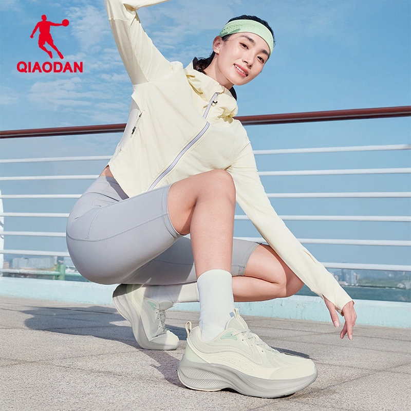 Qiaodan รองเท้าวิ่งกันน้ำและเบาสำหรับนักเรียน  QDB022251252 — รองเท้ากีฬา แบรนด์ Qiaodan ของแท้ 100% เช็คราคาจาก Shopee Lazada thumbnail 3