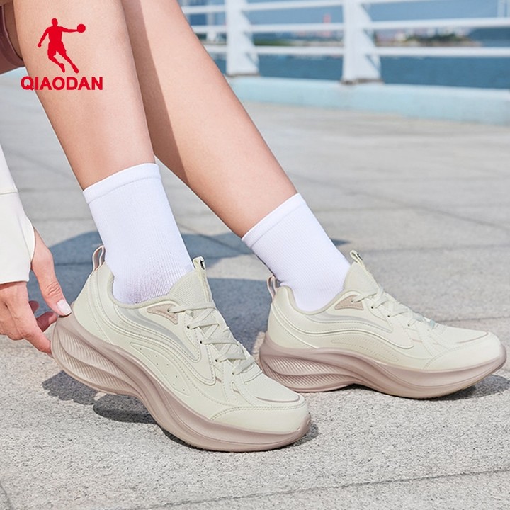 Qiaodan รองเท้าวิ่งกันน้ำและเบาสำหรับนักเรียน  QDB022251252 — รองเท้ากีฬา แบรนด์ Qiaodan ของแท้ 100% เช็คราคาจาก Shopee Lazada thumbnail 5