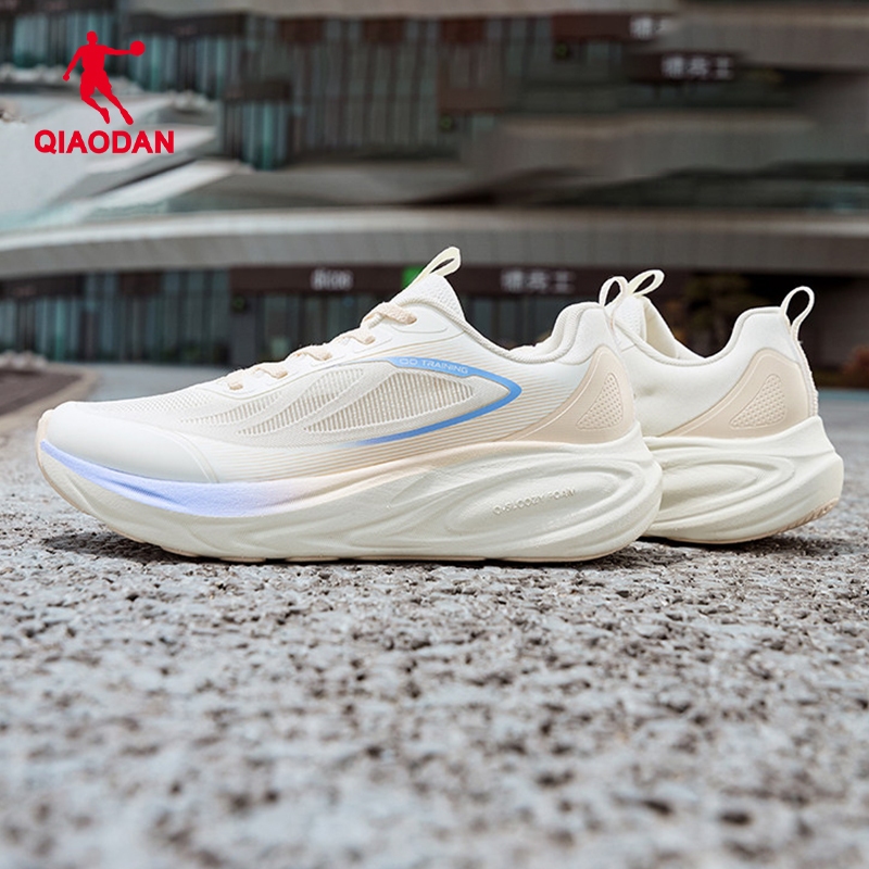 รองเท้าผ้าใบ Qiaodan สำหรับผู้หญิง ตาข่ายระบายอากาศ มีเบาะรองเท้าเพื่อการวิ่งและฟิตเนส — รองเท้ากีฬา แบรนด์ Qiaodan ของแท้ 100% เช็คราคาจาก Shopee Lazada thumbnail 8