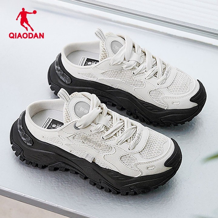 Qiaodan Candy ผู้หญิงหนา Soled รองเท้าผ้าใบตาข่ายรองเท้าสบายๆกีฬารองเท้า Easy On Off QXL042253423ร — รองเท้ากีฬา แบรนด์ Qiaodan ของแท้ 100% เช็คราคาจาก Shopee Lazada - รูปที่ 1