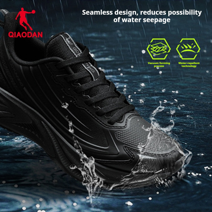 ปีกกันฝน Qiaodan‌ 5.0 รองเท้าวิ่งผู้ชายหนังฤดูหนาวน้ําหนักเบา Cushioned Soft Sole รองเท้าผ้าใบ QXB023254212 — รองเท้ากีฬา แบรนด์ Qiaodan ของแท้ 100% เช็คราคาจาก Shopee Lazada - รูปที่ 1
