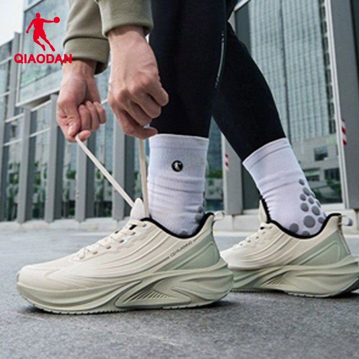 ปีกกันฝน Qiaodan‌ 5.0 รองเท้าวิ่งผู้ชายหนังฤดูหนาวน้ําหนักเบา Cushioned Soft Sole รองเท้าผ้าใบ QXB023254212 — รองเท้ากีฬา แบรนด์ Qiaodan ของแท้ 100% เช็คราคาจาก Shopee Lazada thumbnail 6