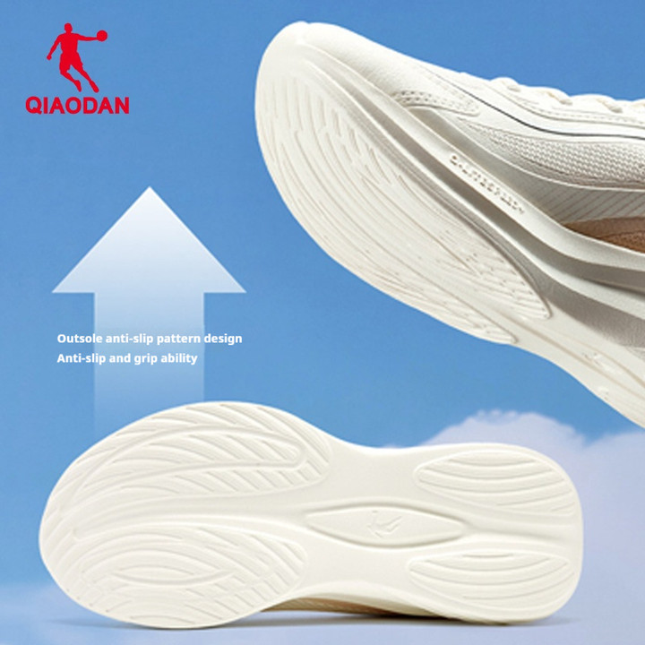 Qiaodan Rain Joy‌ รองเท้าวิ่งสําหรับผู้หญิงหนารองเท้าผ้าใบกีฬาหนังกลางแจ้ง QXG022254233บี — รองเท้ากีฬา แบรนด์ Qiaodan ของแท้ 100% เช็คราคาจาก Shopee Lazada - รูปที่ 1