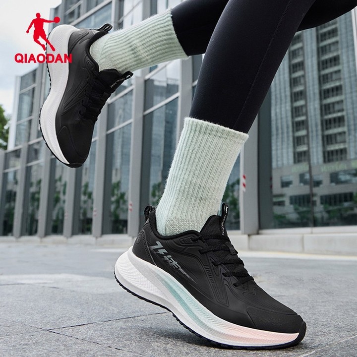 Qiaodan Speed 3.0 LITE รองเท้าวิ่งผู้หญิงเบาะกันน้ําฤดูหนาวนักเรียนการฝึกอบรม QXB022254221 — รองเท้ากีฬา แบรนด์ Qiaodan ของแท้ 100% เช็คราคาจาก Shopee Lazada thumbnail 6
