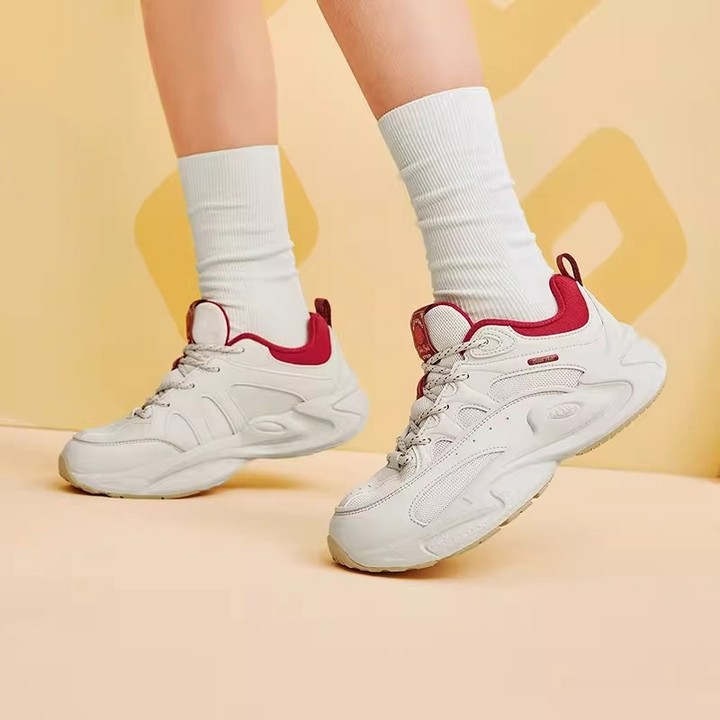 XTEP Lunar New Year XingYao รองเท้าลำลองน้ำหนักเบาสำหรับคู่รัก — รองเท้ากีฬา แบรนด์ Xtep ของแท้ 100% เช็คราคาจาก Shopee Lazada thumbnail 4