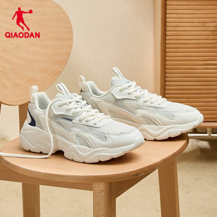 Qiaodan รองเท้าหนังกันน้ําสีขาวสำหรับผู้ชาย เหมาะสำหรับการสวมใส่ในกิจกรรมกีฬาและการใช้งานทั่วๆ ไป XM45230321 — รองเท้ากีฬา แบรนด์ Qiaodan ของแท้ 100% เช็คราคาจาก Shopee Lazada thumbnail 3