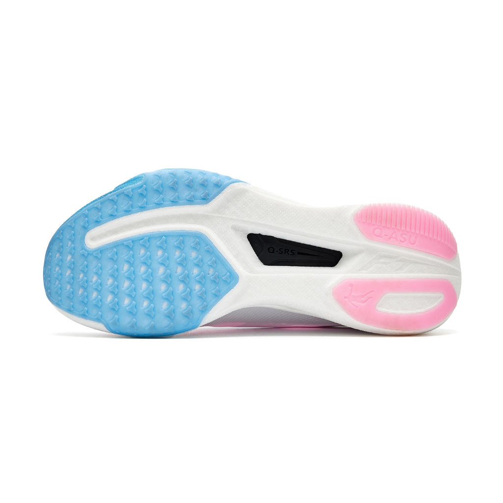 Qiaodan SOAR 3.0 รองเท้าวิ่งผู้หญิงแผ่นไนลอน Turbo Rebound Anti-Slip Track การฝึกอบรม QDB022262294 — รองเท้ากีฬา แบรนด์ Qiaodan ของแท้ 100% เช็คราคาจาก Shopee Lazada thumbnail 4