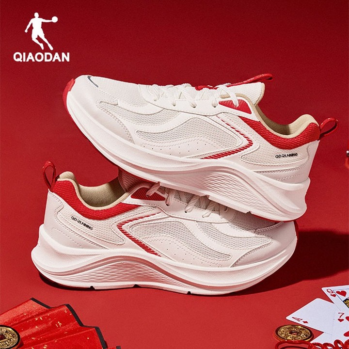 Qiaodan รองเท้าลำลองสีแดงปีใหม่สำหรับผู้หญิง แบบพลาตฟอร์ม พร้อมตาข่ายระบายอากาศ คิวเอ็ก QXB022251212 — รองเท้ากีฬา แบรนด์ Qiaodan ของแท้ 100% เช็คราคาจาก Shopee Lazada thumbnail 4
