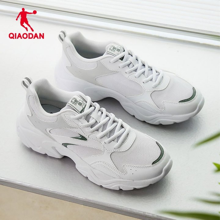 Qiaodan รองเท้าผ้าใบลําลองผู้ชาย Chunky Sole รองเท้าวิ่งย้อนยุคสีขาว QXL043252432R — รองเท้ากีฬา แบรนด์ Qiaodan ของแท้ 100% เช็คราคาจาก Shopee Lazada thumbnail 8
