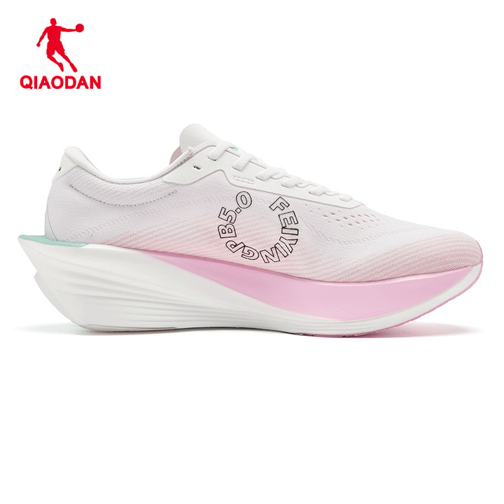 Qiaodan Feiying 5.0 รองเท้าวิ่ง สำหรับผู้หญิง เทคโนโลยีแผ่นคาร์บอนและ rebound tech QDB022254299 — รองเท้ากีฬา แบรนด์ Qiaodan ของแท้ 100% เช็คราคาจาก Shopee Lazada - รูปที่ 1