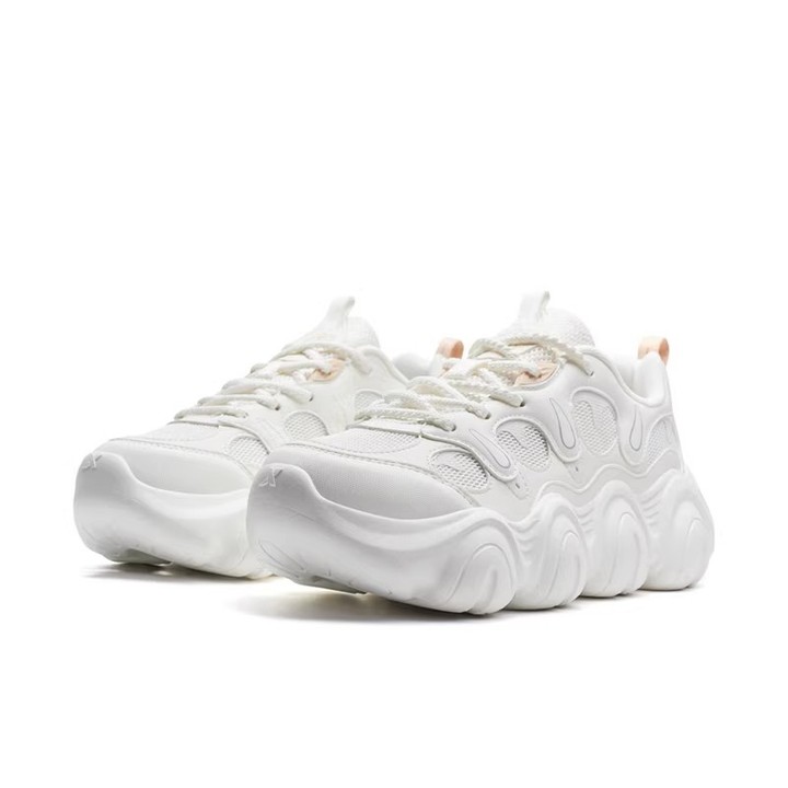 XTEP Claw shoes รองเท้าผ้าใบฤดูร้อน รองเท้าเพิ่มความสูง ระบายอากาศสบาย รองเท้าผู้หญิง — รองเท้ากีฬา แบรนด์ Xtep ของแท้ 100% เช็คราคาจาก Shopee Lazada - รูปที่ 1