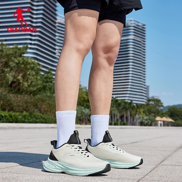 รองเท้าวิ่งผู้ชาย Qiaodan CloudJoy กันกระแทก พื้อนตาข่าย เพิ่มความสูง — รองเท้ากีฬา แบรนด์ Qiaodan ของแท้ 100% เช็คราคาจาก Shopee Lazada thumbnail 4