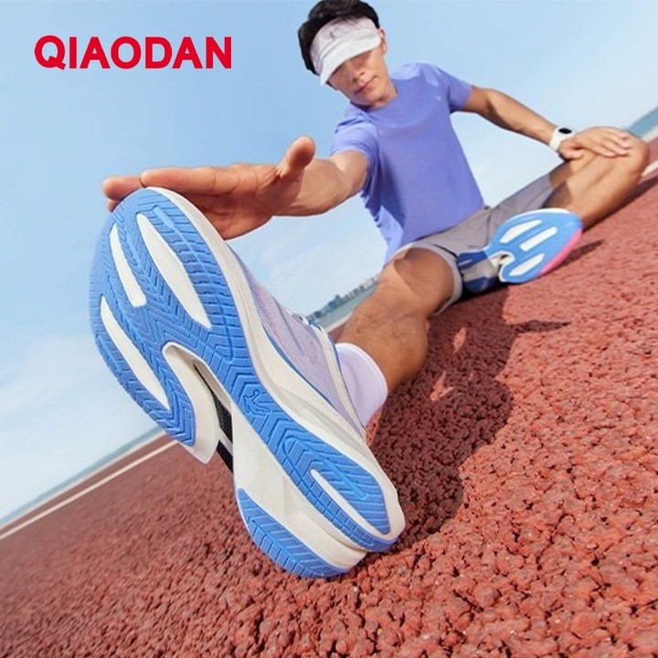 Qiaodan TG Plaid ลายสก๊อตผู้ชายรองเท้าวิ่ง Marathon Racing แผ่นคาร์บอนเบาะหนา QDB023253295 — รองเท้ากีฬา แบรนด์ Qiaodan ของแท้ 100% เช็คราคาจาก Shopee Lazada thumbnail 2