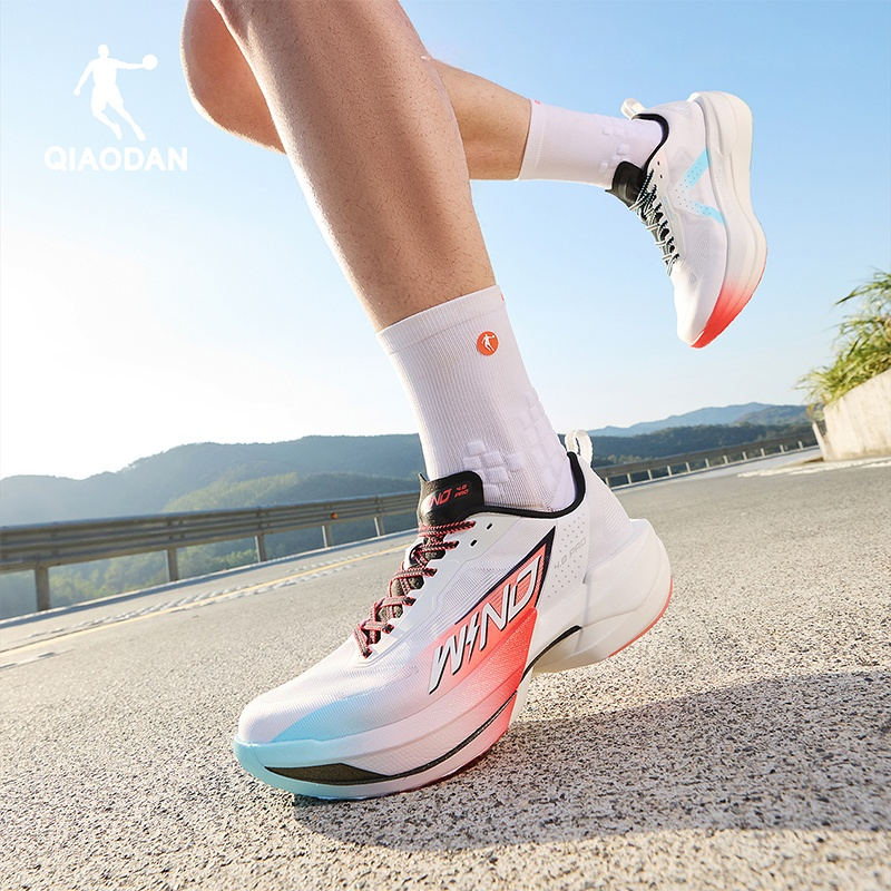 Qiaodan WIND 4PRO รองเท้าวิ่งผู้ชาย Marathon Racing Full-Palm Carbon Plate Rebound QDB023262291 — รองเท้ากีฬา แบรนด์ Qiaodan ของแท้ 100% เช็คราคาจาก Shopee Lazada thumbnail 7