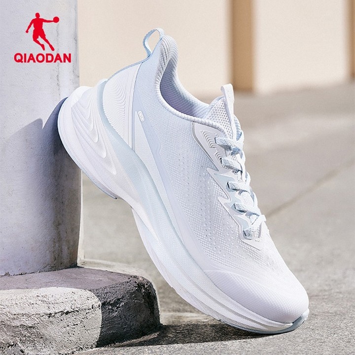 รองเท้าวิ่งผู้หญิงฤดูร้อน Qiaodan QXB022261210 ระบายอากาศได้ดี น้ำหนักเบาที่มีการรองรับอย่างนุ่มนวล — รองเท้ากีฬา แบรนด์ Qiaodan ของแท้ 100% เช็คราคาจาก Shopee Lazada - รูปที่ 1