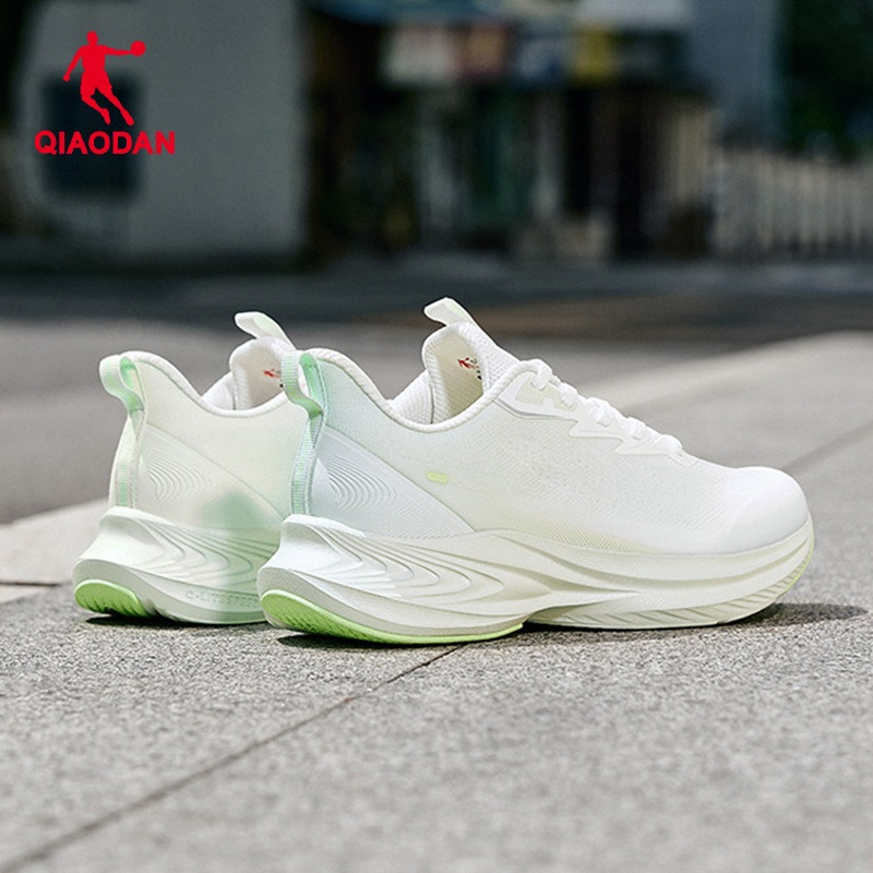 รองเท้าวิ่งผู้หญิงฤดูร้อน Qiaodan QXB022261210 ระบายอากาศได้ดี น้ำหนักเบาที่มีการรองรับอย่างนุ่มนวล — รองเท้ากีฬา แบรนด์ Qiaodan ของแท้ 100% เช็คราคาจาก Shopee Lazada thumbnail 5