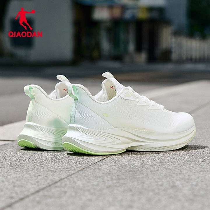 รองเท้าวิ่งผู้หญิงฤดูร้อน Qiaodan QXB022261210 ระบายอากาศได้ดี น้ำหนักเบาที่มีการรองรับอย่างนุ่มนวล — รองเท้ากีฬา แบรนด์ Qiaodan ของแท้ 100% เช็คราคาจาก Shopee Lazada thumbnail 5